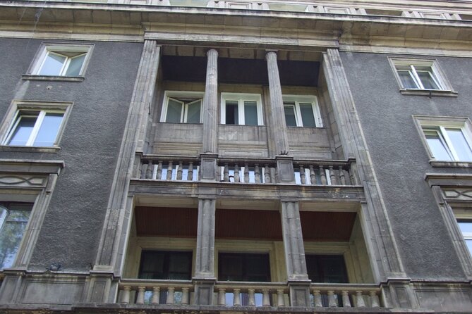1.5h Crazy Guides' Communism Tour of Nowa Huta in Classic Car - What the guide adds to the experience