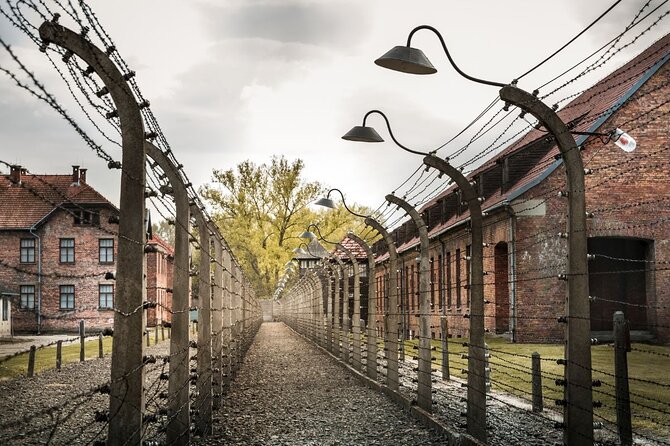 2 Days Tour to Auschwitz and Krakow from Warsaw - Key points at a glance