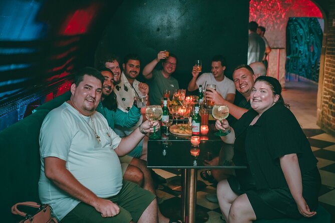 2 Hour Bottomless Brunch Experience with 3 Course Meal And Drinks - Nachos, burgers, and cake: a clear, hearty menu