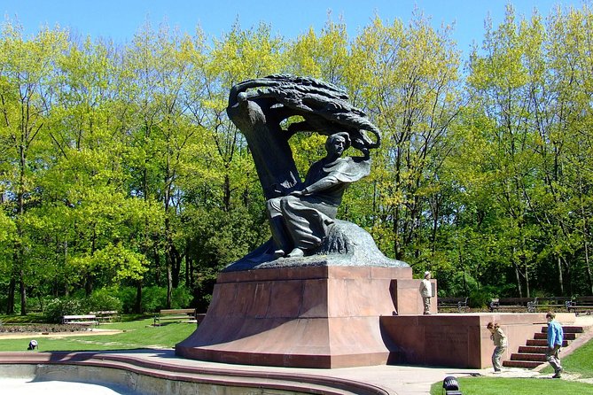 6 Day Private Tour in Poland with Hotels - Krakow Connects Market Square and Wawel Hill