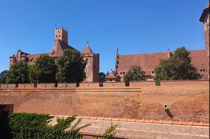 Aiport Gdansk Transfer to Malbork Castle or Stutthof - The drive from Gdansk takes about one hour