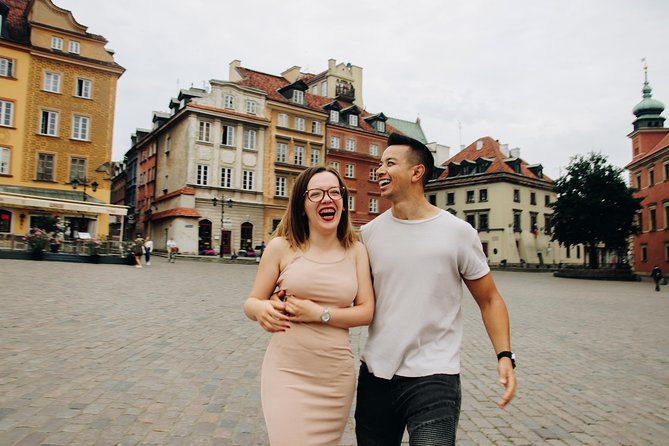 Amazing photo walk through the Old town of Warsaw - Moving through the Old Town streets