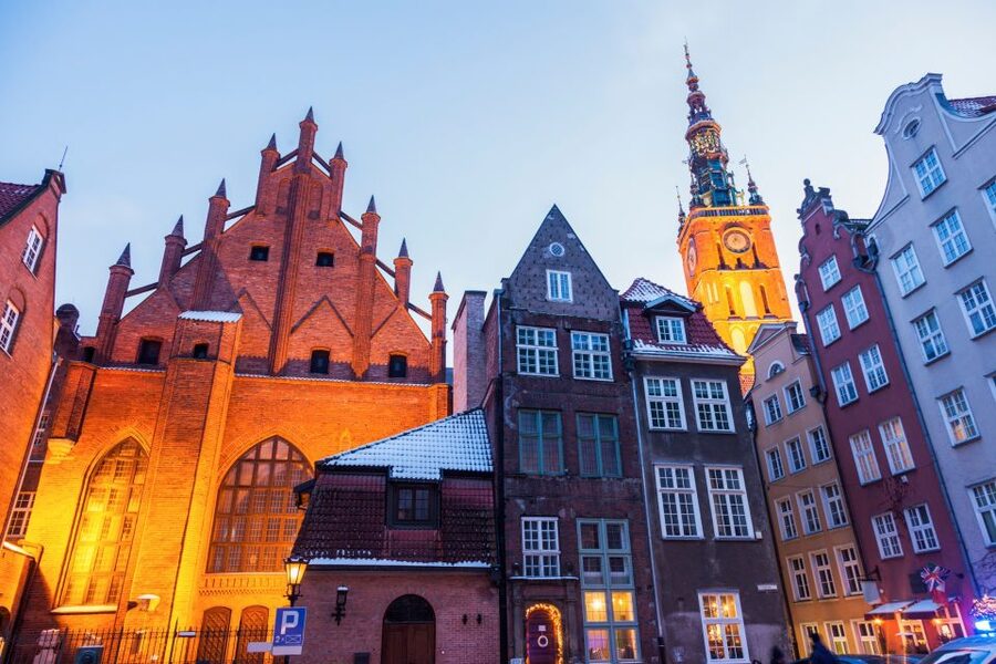 Artus Court and Gdansk Old Town Private Tour with Tickets - Weather, footwear, and the day-before check