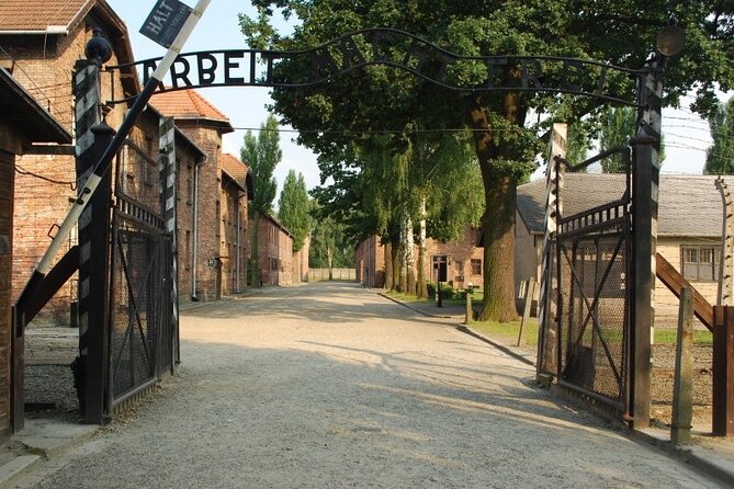 Auschwitz and Birkenau Round-Trip VIP Transport from Krakow - The short transfer to Birkenau