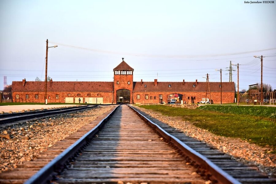 Auschwitz-Birkenau: Guided Tour and Skip-The-Line Ticket - Start times and the day-before message