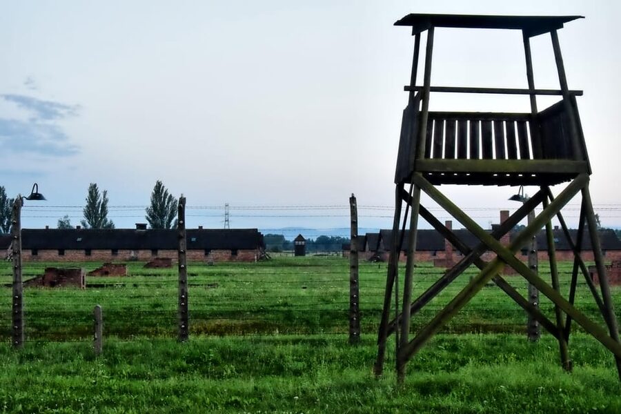 Auschwitz-Birkenau: Guided Tour and Skip-The-Line Ticket - Auschwitz I, the first 80 to 110 minutes