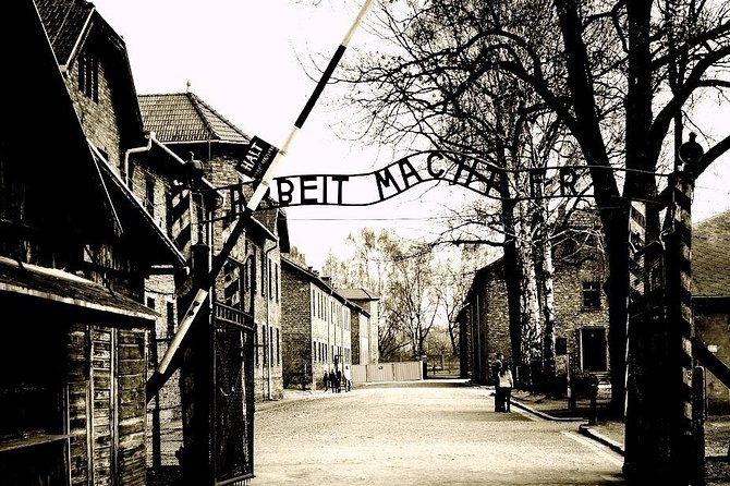 Auschwitz-Birkenau guided tour & skip the line Tickets & Transfer - My practical preparation list