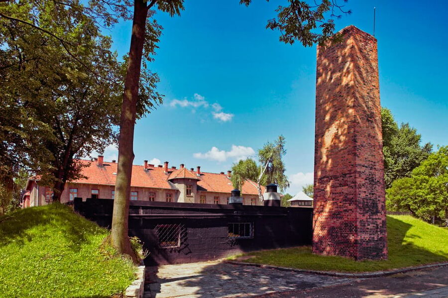 Auschwitz-Birkenau: Guided Tour with Fast Track Ticket - Key points to know before you book