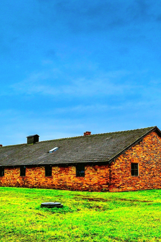Auschwitz-Birkenau: Guided Tour with Fast Track Ticket - The guide makes the difference