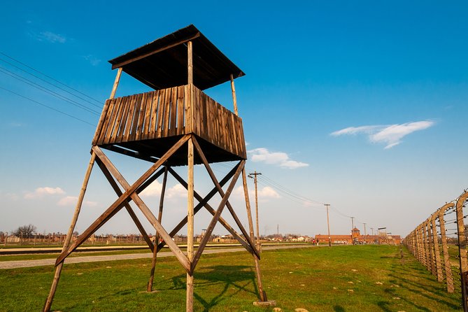 Auschwitz Birkenau Guided tour with transport - Guides can shape the whole day
