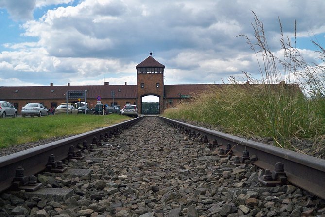 Auschwitz Birkenau Guided Tour - Pickup in Krakow and the long road south