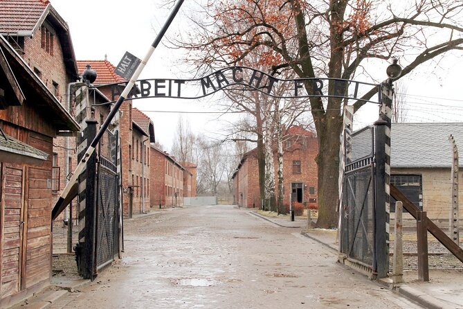 Auschwitz-Birkenau Memorial and Museum Guided Tour from Krakow - Arriving at Auschwitz-Birkenau Memorial and Museum