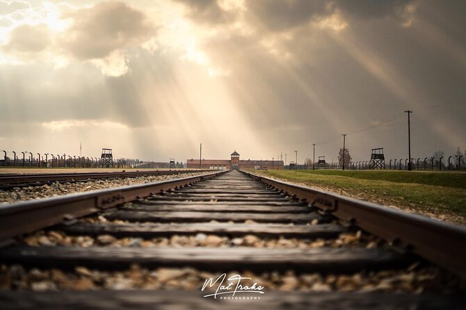 Auschwitz-Birkenau Memorial and Museum Guided Tour - Private Transport - Auschwitz: the museum and the first two hours