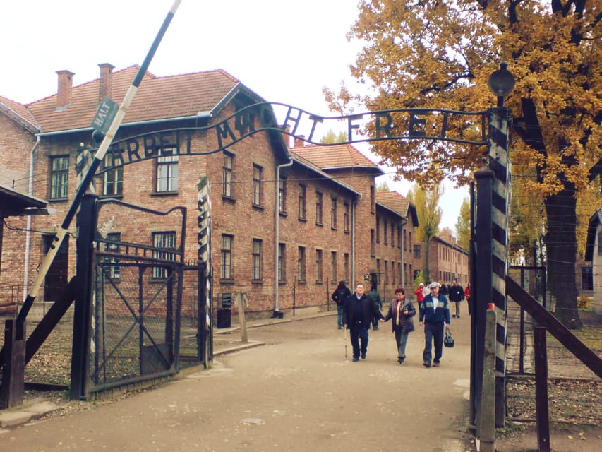 Auschwitz-Birkenau: Memorial Entry Ticket and Guided Tour - Who should choose this Auschwitz visit