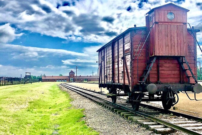 Auschwitz Birkenau Museum and Salt Mine All Inclusive DAY TRIP with Local Guides - Auschwitz I: a difficult morning with a clear structure