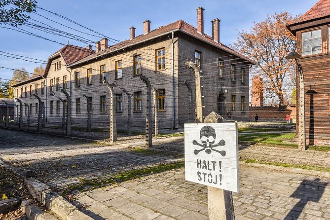 Auschwitz-Birkenau & Salt Mine Day tour - Early pickup from Krakow
