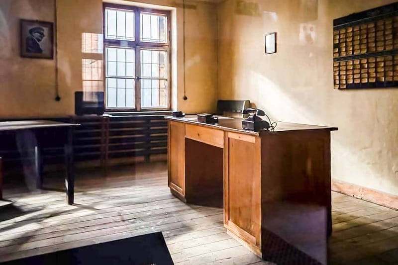 Auschwitz-Birkenau Skip-the-Line Guided Tour - Food, clothing, and comfort