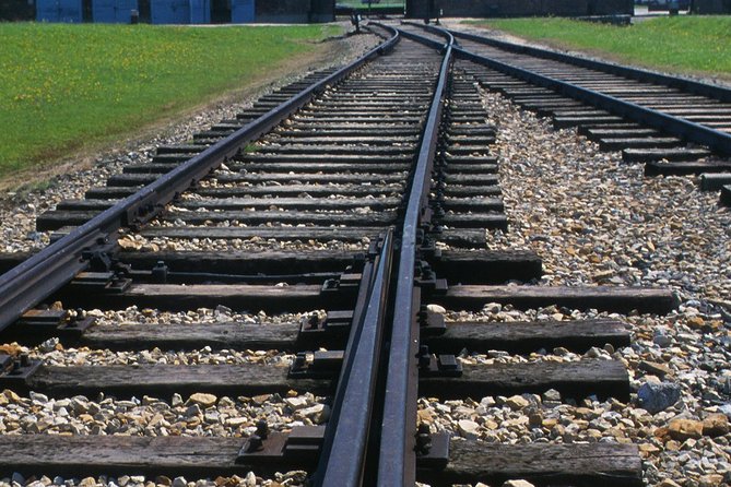 Auschwitz Birkenau Tour from Krakow: Private Transfer + Ticket - How private is this experience?