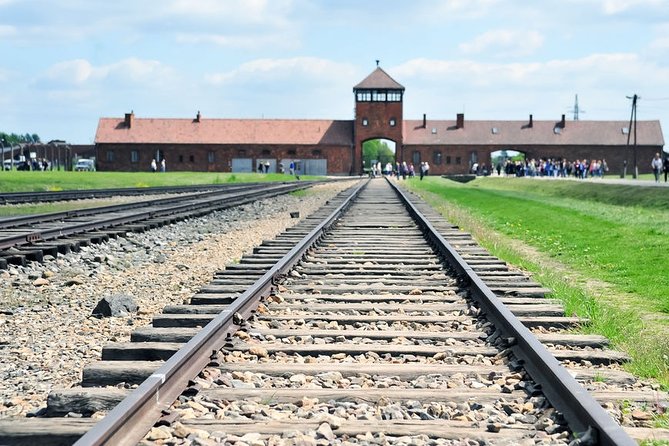 Auschwitz-Birkenau Tour Guide and Jewish museum and synagogue - Leaving Krakow in a Private Car