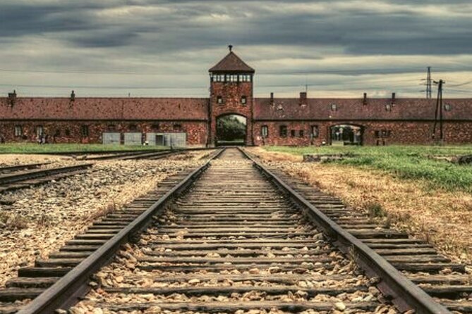 Auschwitz day tour from Warsaw by private car with lunch - Lunch in the middle of a difficult day