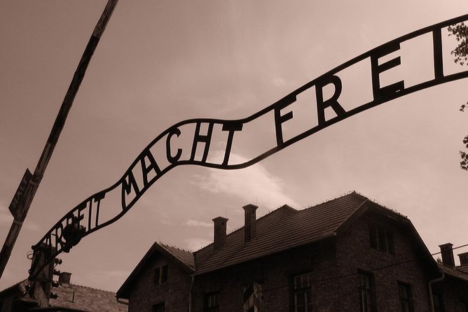 Auschwitz Small Group Tour from Warsaw with Lunch - A Polish lunch between difficult visits