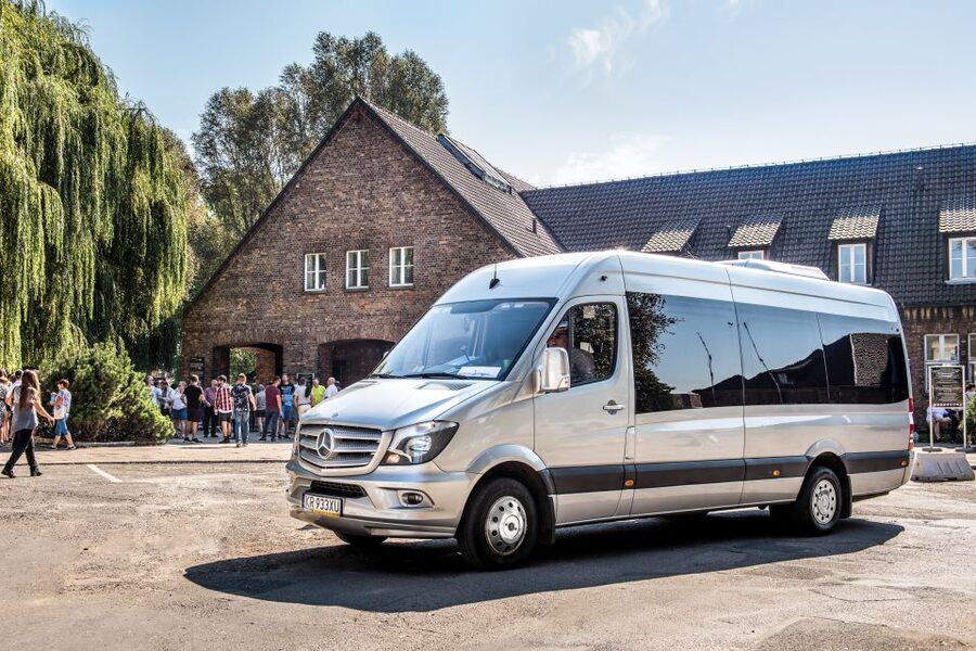 Auschwitz Ticket and Full-Day Tour from Krakow - The 30-minute break and food question