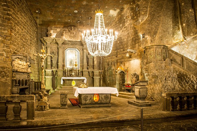 Auschwitz & Wieliczka ONE DAY Guided Tour +Private Transportation - What the guides and drivers add