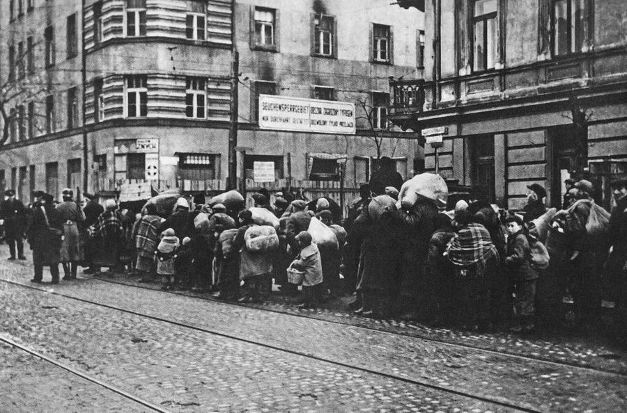 Best of Warsaw Full-Day Private Tour with Private Transport - The former Jewish Quarter and the Monument to Ghetto Heroes