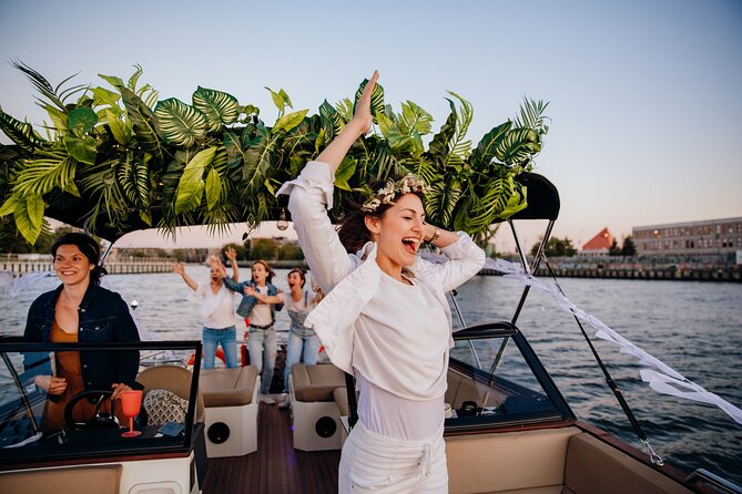 Boat Tour in Gdańsk – Explore the Historic Motława River - Why sunset is the best departure time