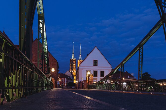 CITY QUEST WROCLAW: unlock the mysteries of this city! - Finishing at Panorama Raclawicka