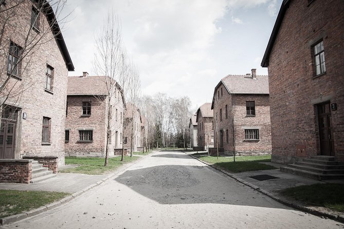 Combined: Auschwitz Birkenau and Salt Mine private chauffeur from Krakow - Why combine Auschwitz-Birkenau with the Salt Mine?