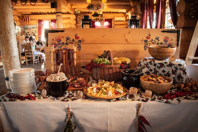 Cottage Style Evening with Folk Show and Traditional Feast from Krakow - Folk songs, instruments, and colorful dancing