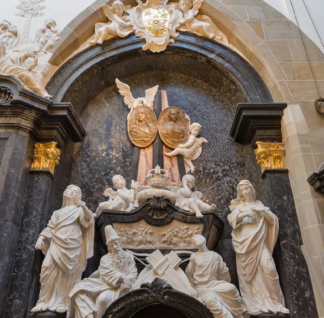 Cracow: Guided Tour of the Wawel Castle & Cathedral - What the two-hour schedule really gives you