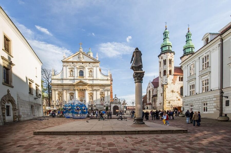Cracow's Old Town sightseeing & St. Mary's Basilica Visit - Key points to know before booking