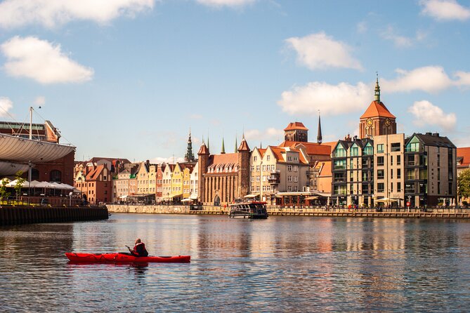 Cruises on the Motlawa River - Granary Island and the preserved granary wall