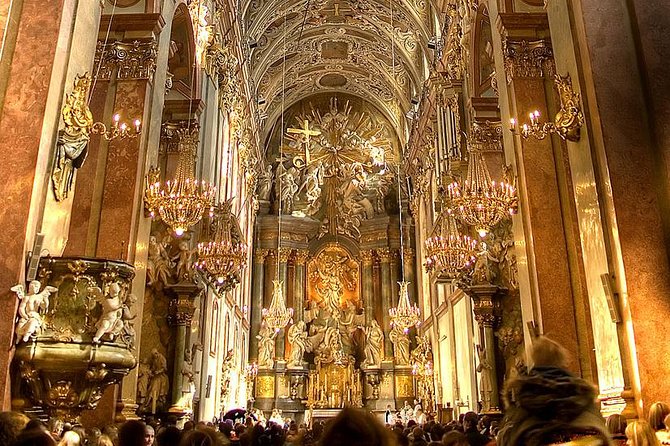 Czestochowa Black Madonna Private Day Tour from Krakow - Arriving at Jasna Gora Monastery