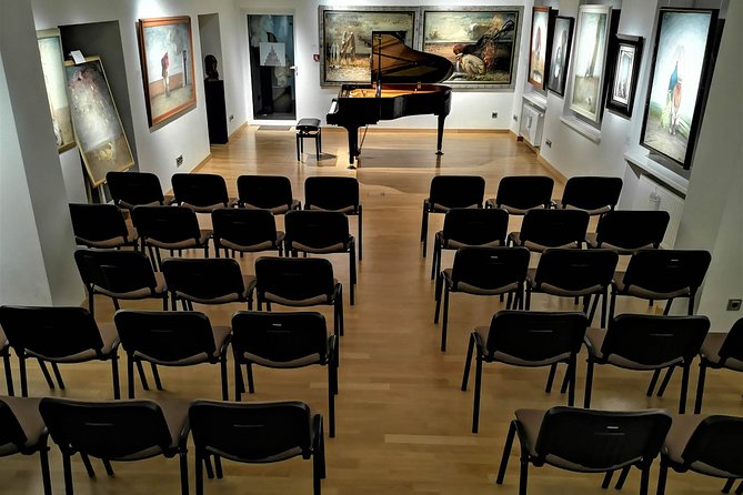 Daily live piano Chopin's concerts at 6:30 pm in the Warsaw Archdiocese Museum - Inside the former Dean’s Palace