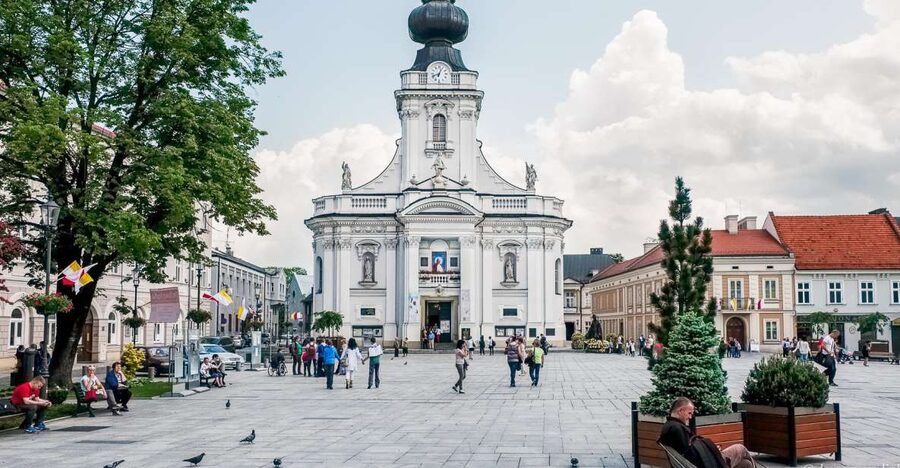 Day Tour: Traces of Pope John Paul II near Krakow - Key points at a glance