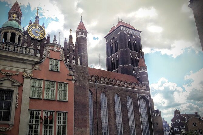 Discover Gdansk Walking Tour - Starting at the Motława waterfront and Zielony Most