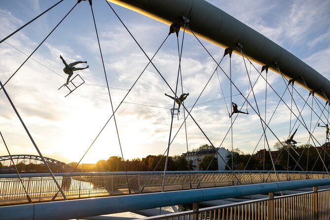 Discover Kraków by Bike with a Dutch guide - Wawel Hill, royal power, and the fire-breathing dragon