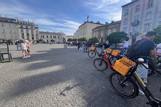 Discover Kraków by Bike with a Dutch guide - Starting in Stare Miasto with the right bicycle