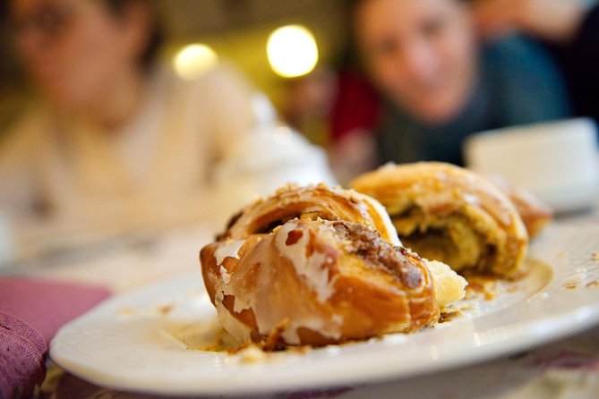 Discover Poznan: Walk, Take a tram and have a traditional snack - Why this two-hour route works