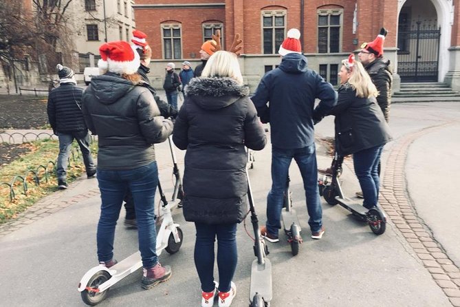 E-Scooter rental 24 hours - Helmets, map, and the missing lock