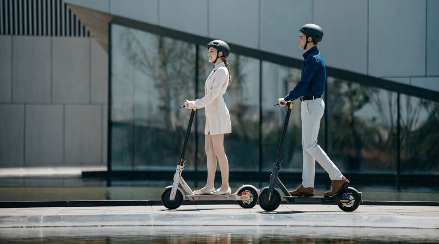 Electric Scooter Tour: Full Tour - 3-Hours of Magic! - Grzybowski Square and Próżna Street