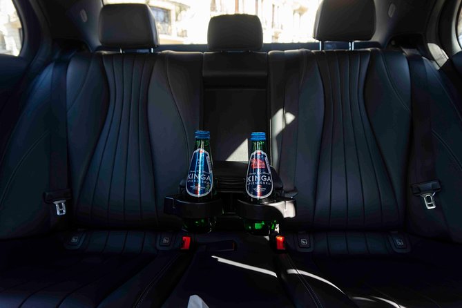 First class Warsaw Airport Transfer (WAW) - A calm first step after landing at Chopin Airport
