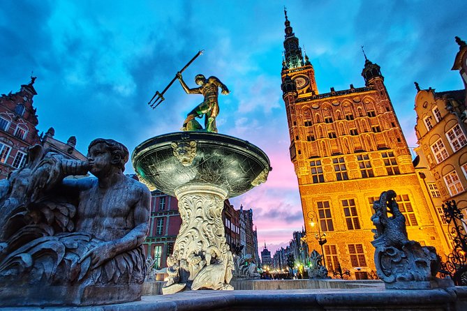 First Time in Gdańsk? Private Tour of Old Gdańsk’s Highlights - Walking the Motława beside the Crane