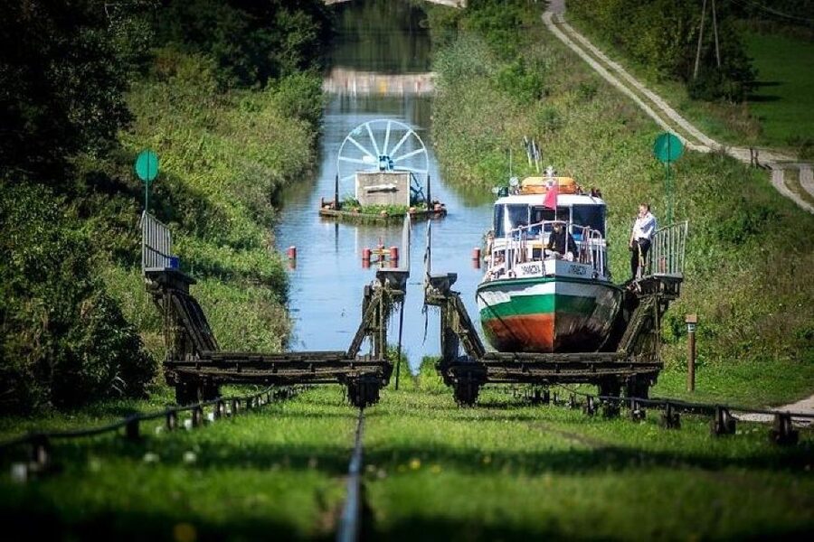 From Gdansk: Elblag Canal Boat Cruise - Jelenie to Elblag, then a short town break