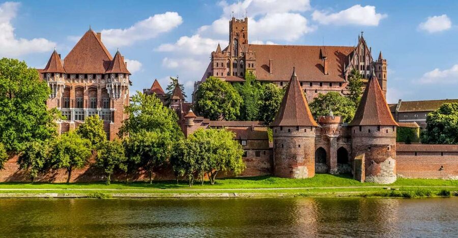 From Gdansk: Half-Day Malbork Castle Tour with Audioguide - Why Malbork deserves a morning from Gdansk