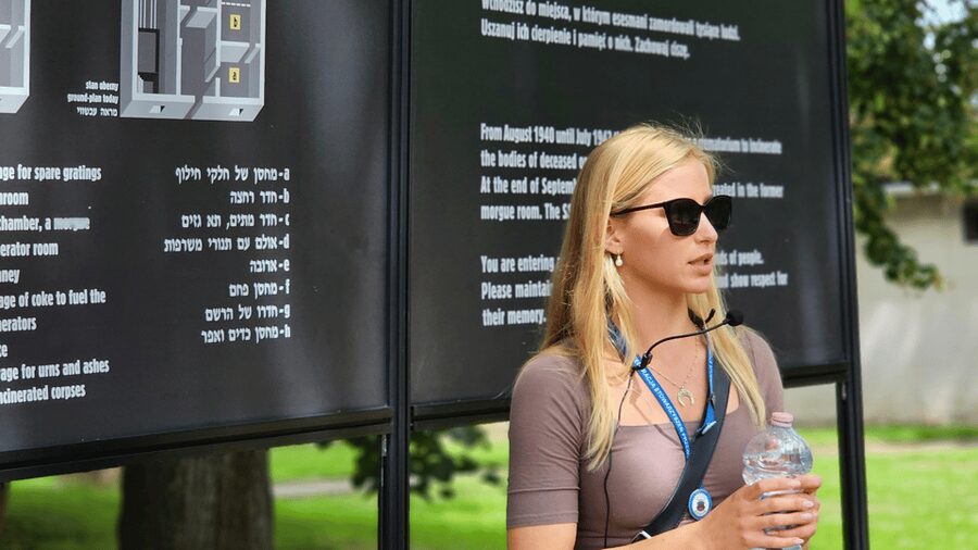 From Krakow: Auschwitz-Birkenau Guided Tour Guaranteed Time - Getting from Krakow to the museum
