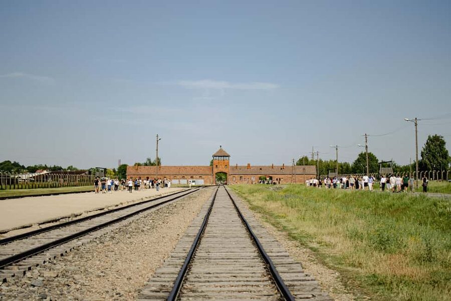 From Krakow: Auschwitz-Birkenau Guided Tour & Pickup - Who should book this Auschwitz tour
